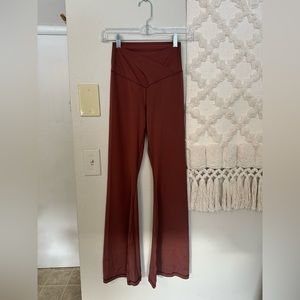 OFFLINE By Aerie Real Me High Waisted Crossover Flare Legging | Size M